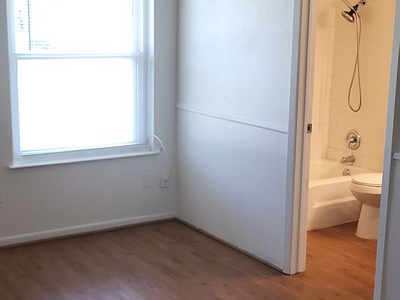 4th image of 2505 Arlington Ln