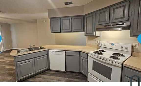 4th image of 4526 Melissa Ct W