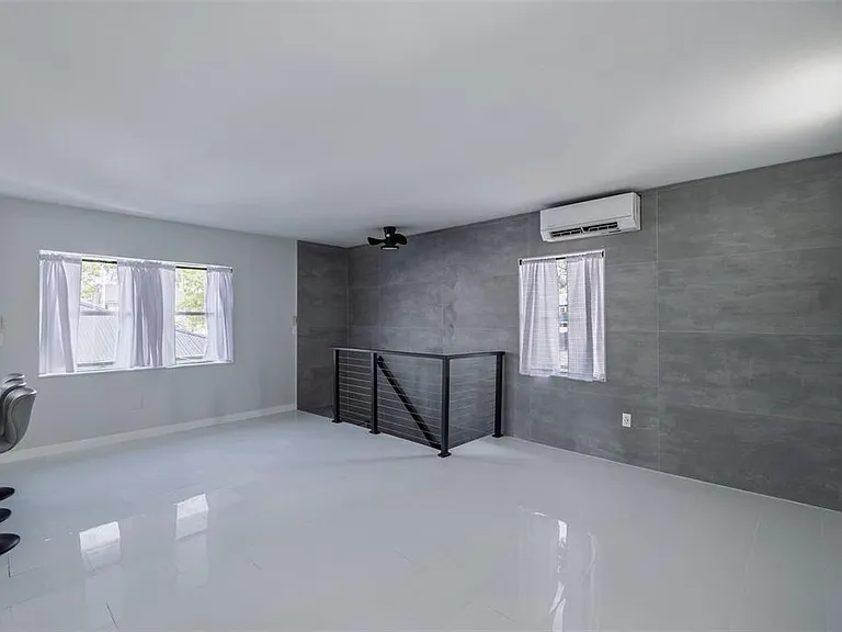 1427 Asher Ln — Photo 13