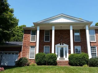 9017 Lethborough Dr, Jeffersontown, KY 40299
