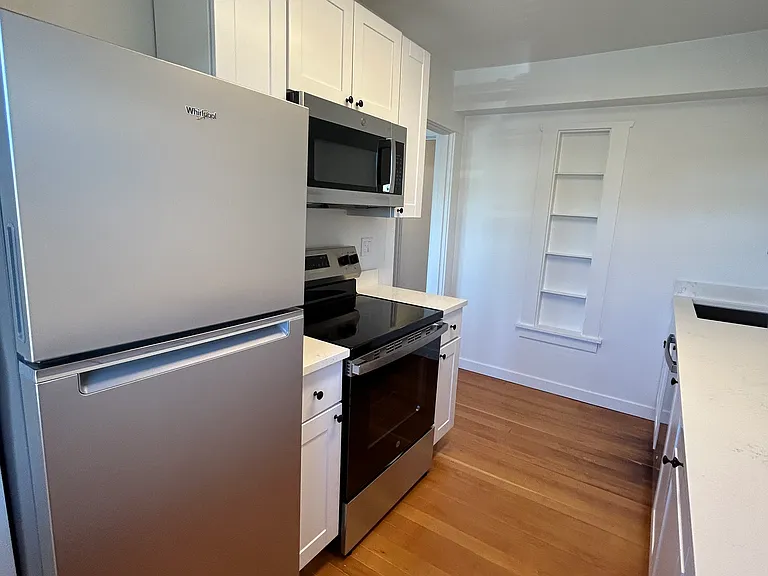 1223 W Nickerson St #8 — Photo 4