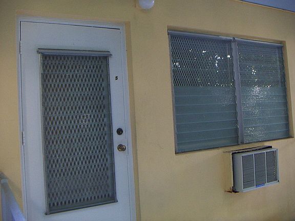 4th image of 1334 Euclid Ave APT 5