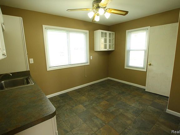 4th image of 18531 Poinciana St