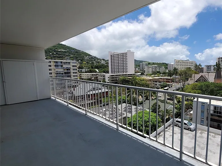 1333 Heulu St #707 — Photo 10
