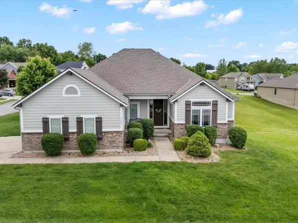 13283 Davis Ave, Bonner Springs, KS 66012