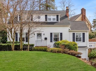 48 Bay Driveway, Manhasset, NY 11030