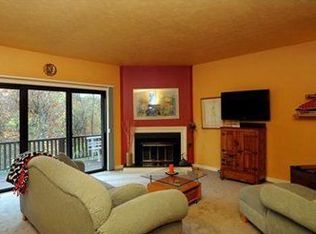 595 Thorncliffe Dr, Pittsburgh, PA 15205
