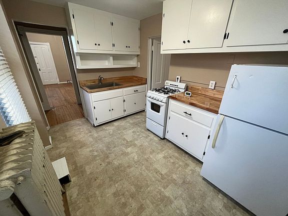 3rd image of 469-471 Grand Ave #2