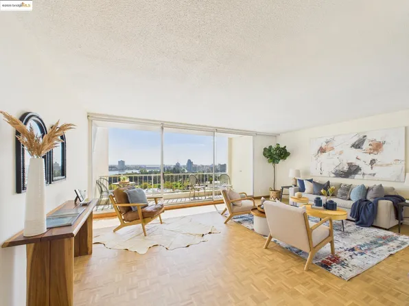 320 Lee St APT 1002, Oakland, CA 94610