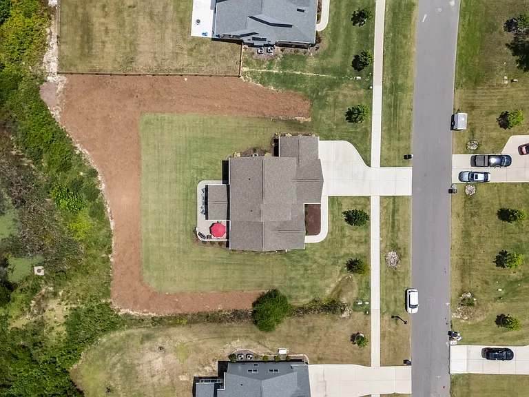 130 Amelia Dr — Photo 6