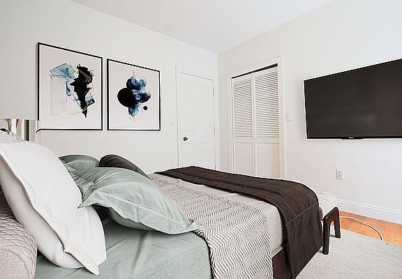 3rd image of 107 Christopher St APT 15