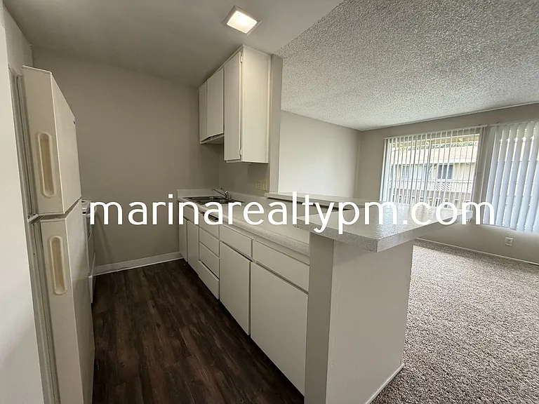 Sharis Apartments — Photo 12