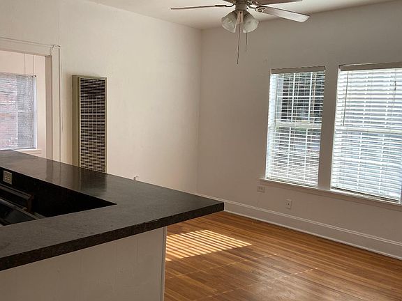 4th image of 204 Washington St #1/2