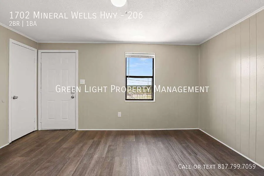 Spacious 2 Bedroom Apartment with Modern Upgrades in Weatherford, TX — Photo 3