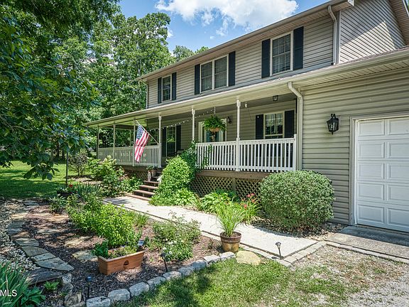 2nd image of 299 Locksley Cir