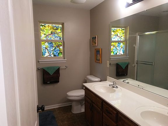4th image of 1501 NW Pond Ave