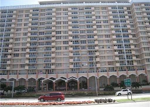 2nd image of 5601 Collins Ave APT 516