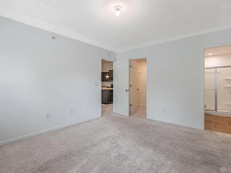 184 Old Pond Rd — Photo 18