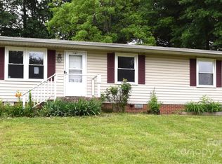 1147 Farewell Dr, Gastonia, NC 28054