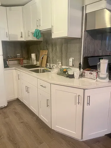 28 Elena St #1R Photo 1