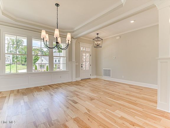 5th image of 610 Darien Drive