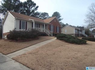 136 Twin Lakes Rd, Trussville, AL 35173