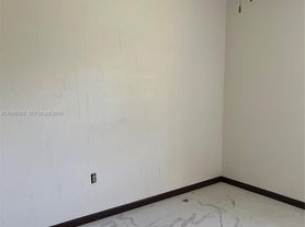 19821 NE 13th Ct, Miami, FL