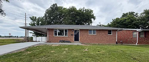 613 School St Photo 1