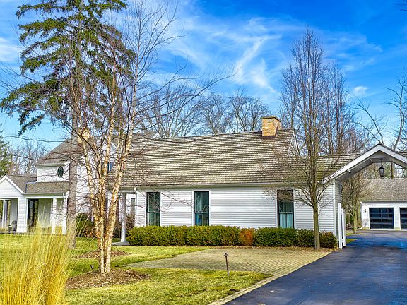 3rd image of 800 Glenview Rd