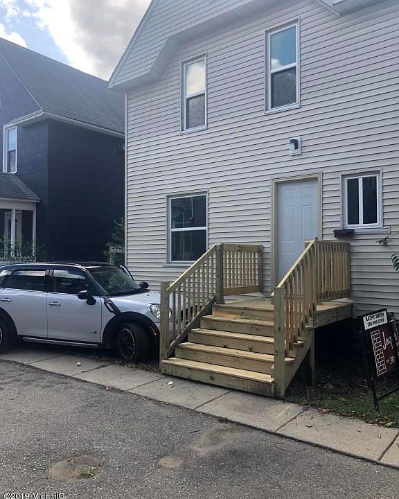 1st image of 1118 Portage Ct