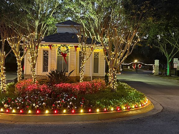 Entrance to Lake Weeks