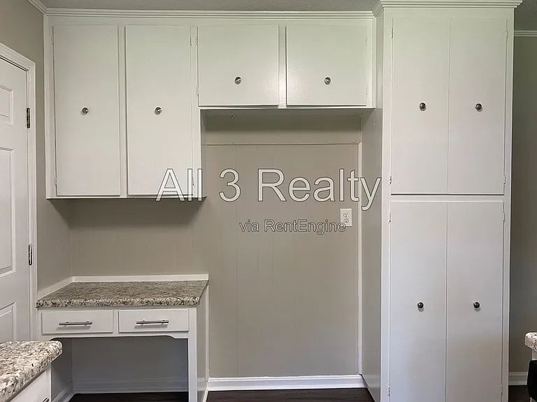 306 Oakwild Dr — Photo 12