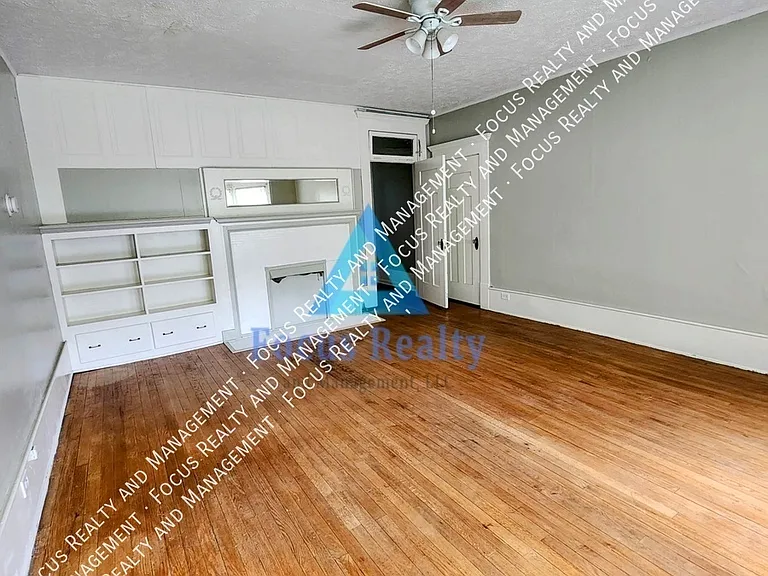 460 Hudson Ave — Photo 10