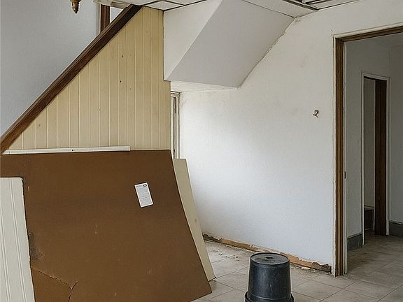 4th image of 2713 Wilson St
