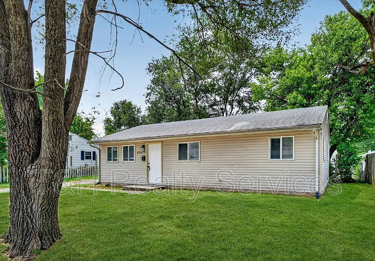 2714 Dawson St — Photo 2