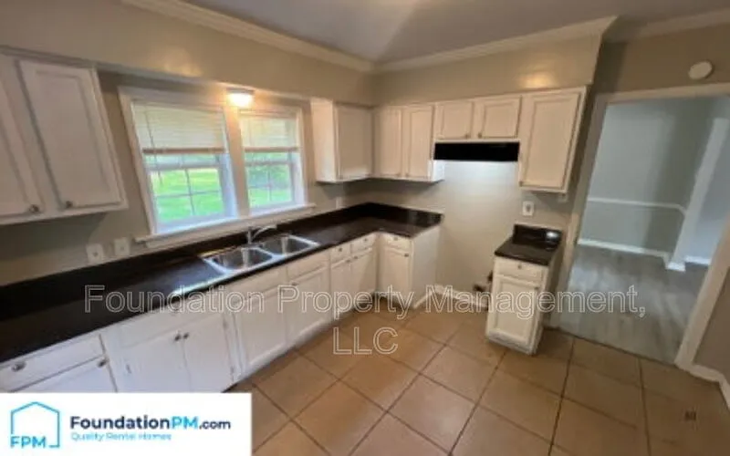 4 bed, 2.0 bath, 1792 sqft, $1,425 — Photo 4