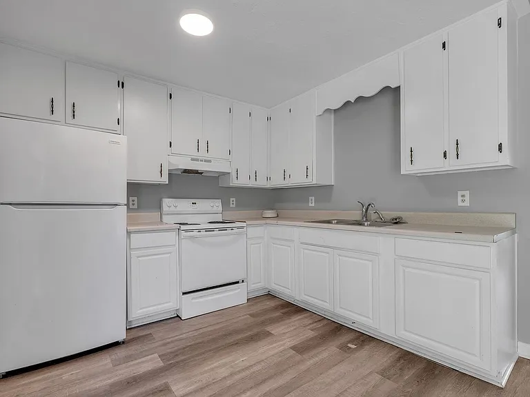 27 Sierra Rd — Photo 11