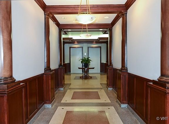 2nd image of 1155 W Armitage Ave APT 207