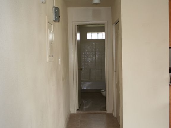 4th image of 5350 La Sierra Ave #S