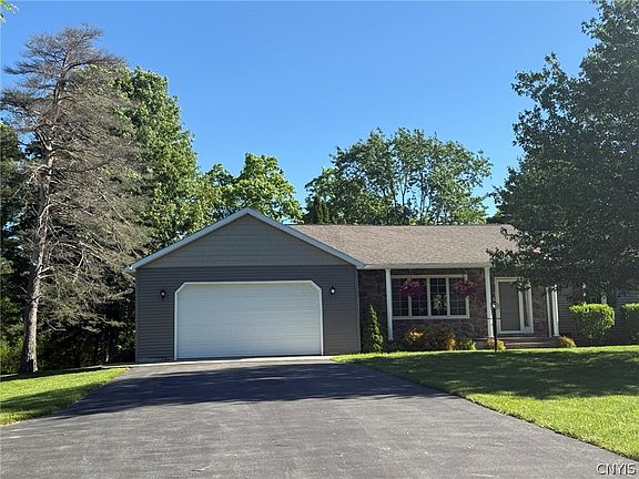 3rd image of 3 Clarence Ave