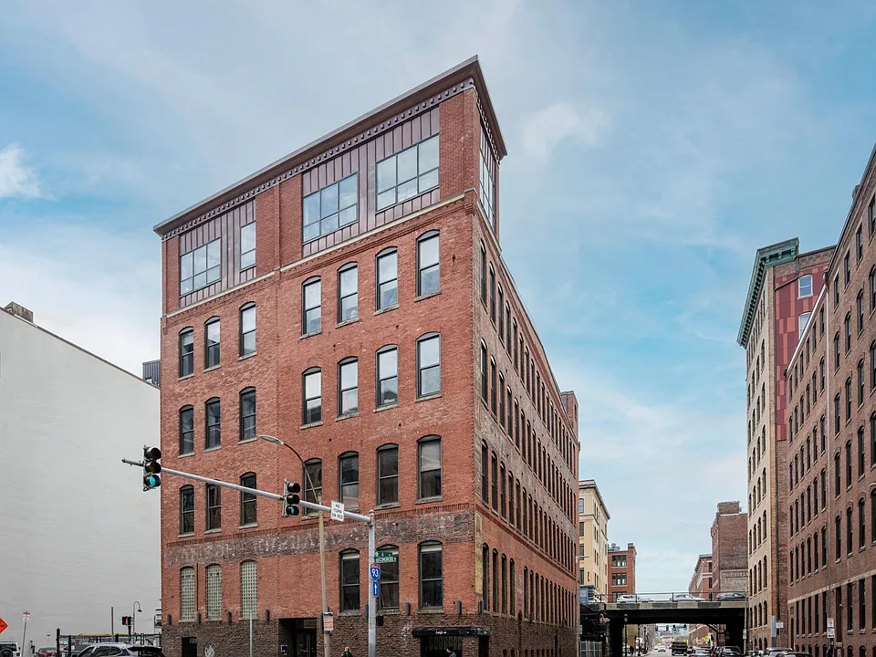 355 Congress St #404
