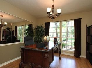 9 Eagle Ct, Spring, TX 77380