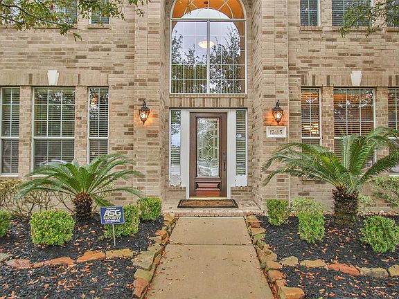 3rd image of 17415 Old Court Dr