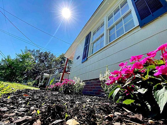 4th image of 2507 Richard Ave