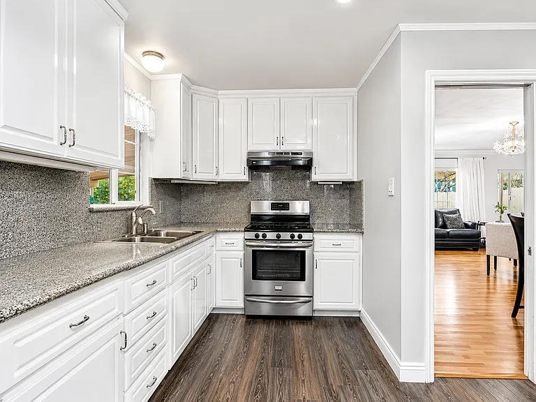 10605 Tinker Ave — Photo 11
