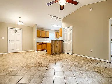 4th image of 2731 Fletcher Ave #B