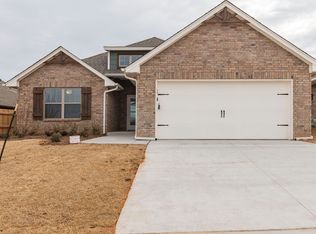 5504 Malpaso Creek Dr, Mustang, OK 73064