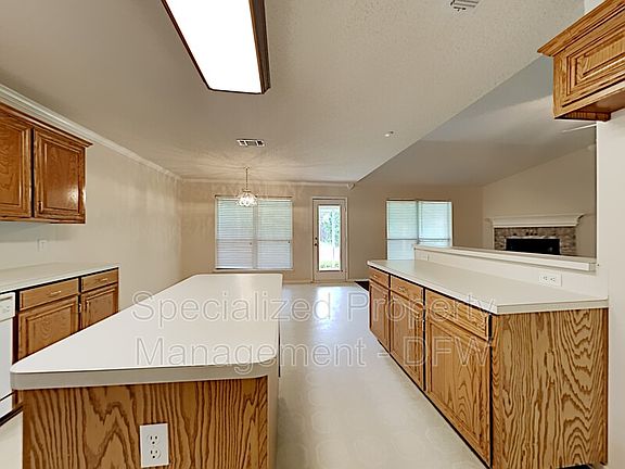 5th image of 833 Morgan Dr