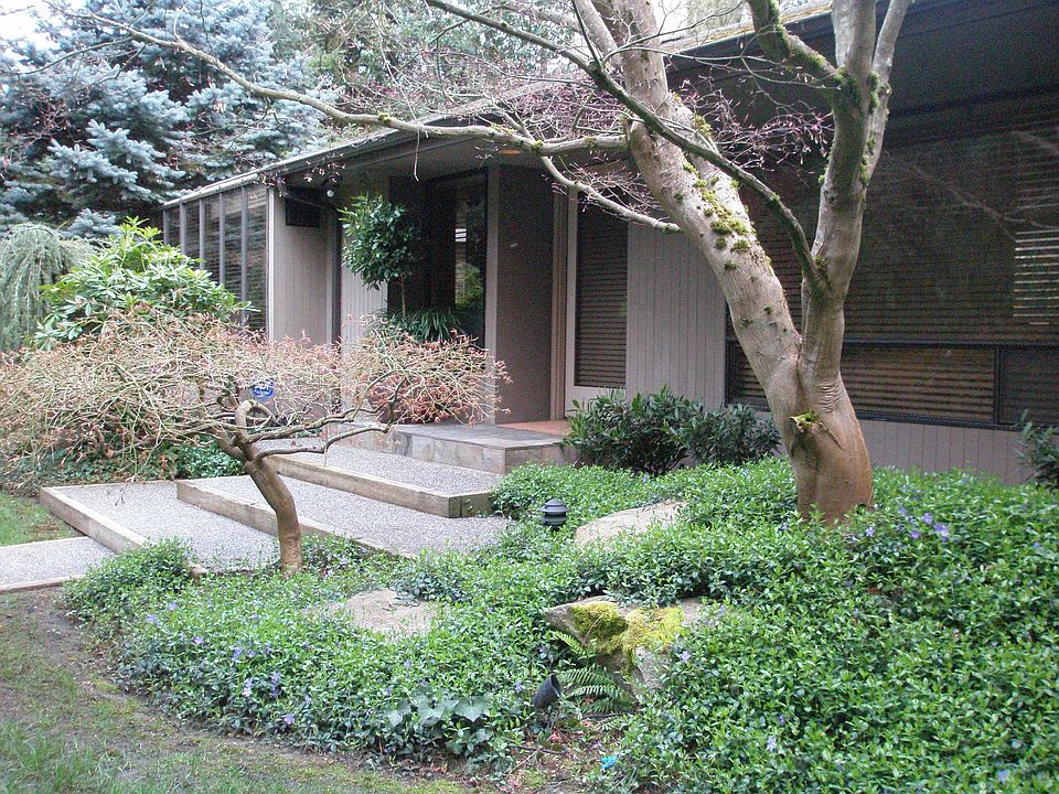 2nd image of 10402 SE 19th St