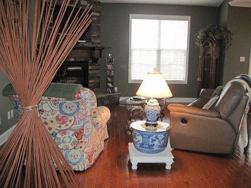 4th image of 3812 Honeytree Ln